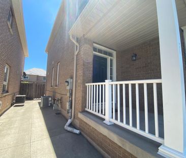 For Lease - 2329 Blue Oak Circle, Oakville, Ontario - Photo 3