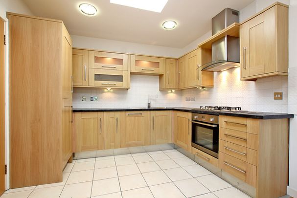 Vibeca Apartments, Chicksand Street, Spitalfields, London E1 - Photo 1