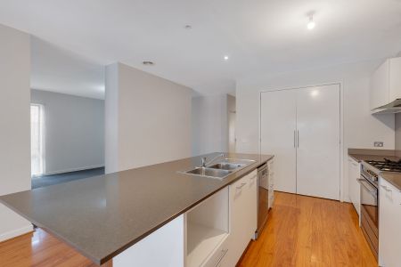 Modern & Cosy Family Home! - Photo 2