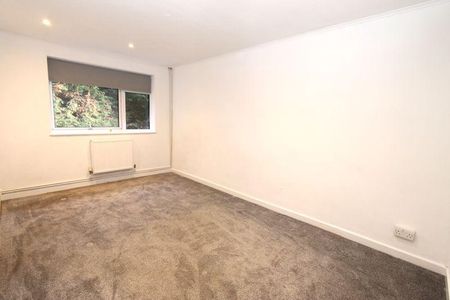 2 bedroom maisonette to rent - Photo 4