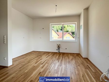 Wohnen im Zentrum - Traumhafte großzügige 2 Zimmerwohnung mit großer Loggia und Balkon - Photo 4