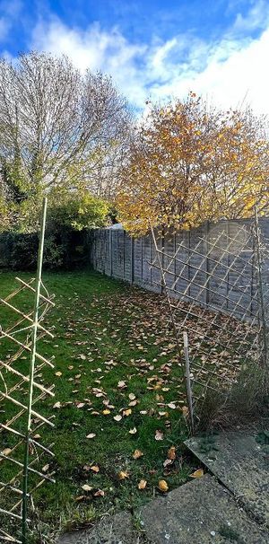 Carlisle Avenue, East Acton, London, W3 7NL - Photo 1