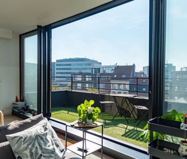 Appartement te huur in Antwerpen voor € 925 met 1 slaapkamer - Photo 3