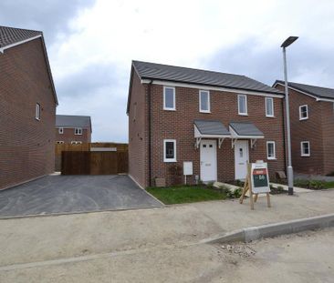 2 bedroom semi-detached house to rent - Photo 4