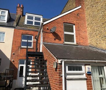 3 bedroom flat to rent - Photo 4