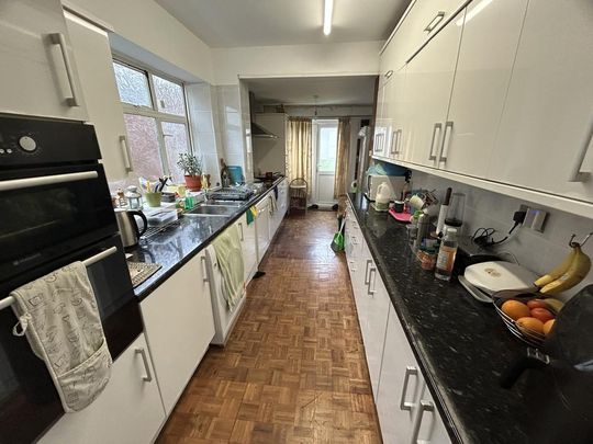 House share to rent - Photo 1