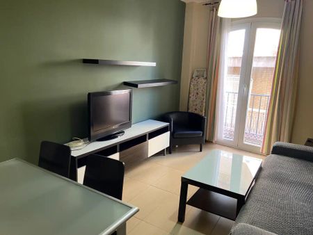 Piso de alquiler en Calle Santa Paula, 24, Centro - Sagrario - Photo 4