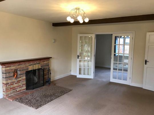 4 bedroom detached house to rent - Photo 1