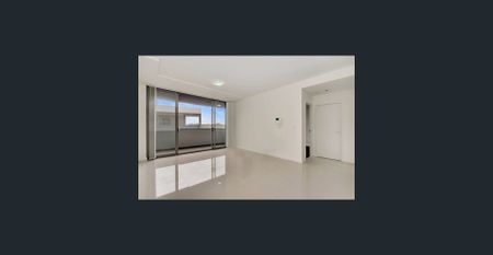 MODERN ONE BEDROOM IN A DESIRED LOCATION CLOSE TO TRANSPORT - Photo 5