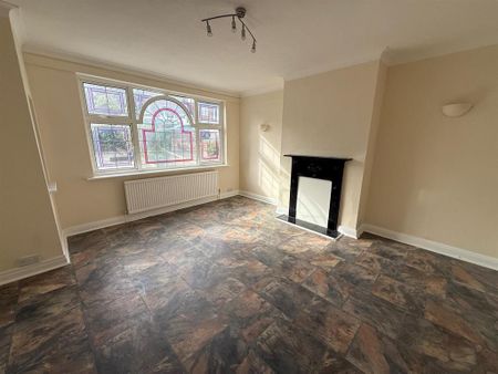 4 bedroom semi-detached house to rent - Photo 2