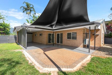 Elevated Home with Views - Full AC - 6x4 Shed - 13Kw Solar - Photo 5