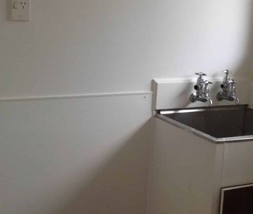 Ideal, Affordable home - Photo 4