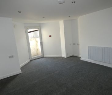 Palatine Road Flat 1 - Photo 2