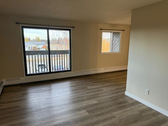 2 Bedroom Unit in Clearview Meadows!! - Photo 1