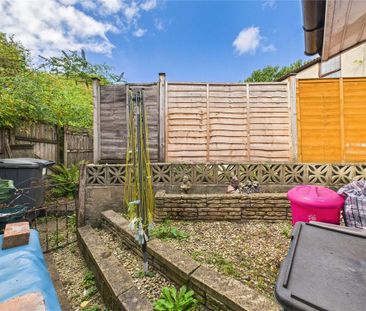 2 bedroom terraced house to rent - Photo 4
