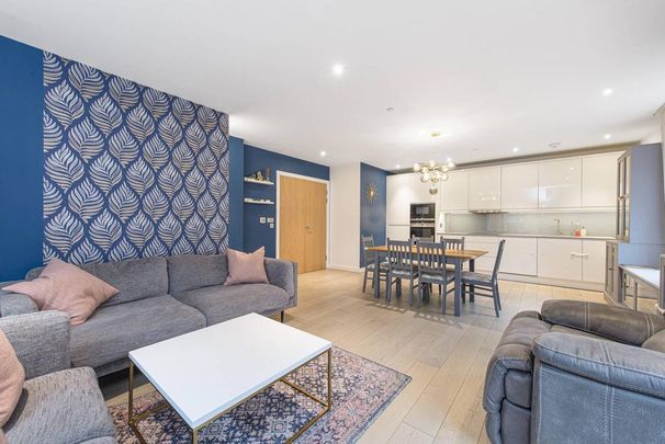 3 bedroom flat to rent - Photo 1