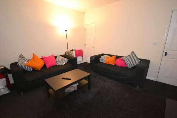 Grange Avenue, Reading, Berkshire, RG6 - Photo 1