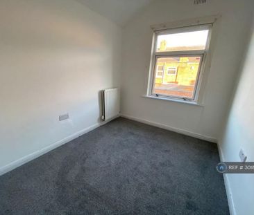 4 bedroom terraced house to rent - Photo 2