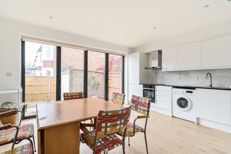 4 bedroom flat to rent - Photo 5