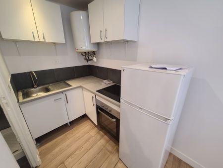 Location Appartement 2 pièces 27m² MARSEILLE 1er - Photo 5