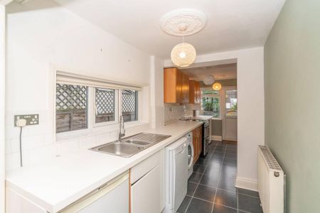 2 bedroom terraced house to rent - Photo 2