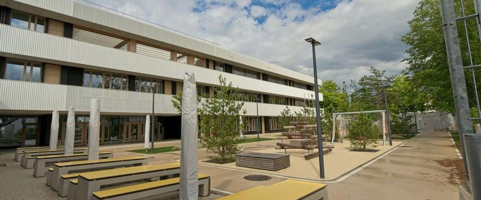 LUXUSDOMIZIL: Galeriewhg, gr. Dachterrrasse, Alleinlage, 4 Zi Whg, ruhig, Tram, U Bahn, Energiest A+ - Foto 1