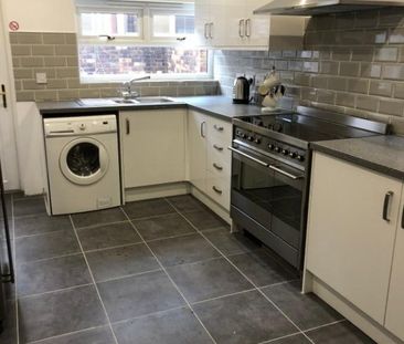 4 bedroom terraced house to rent - Photo 1