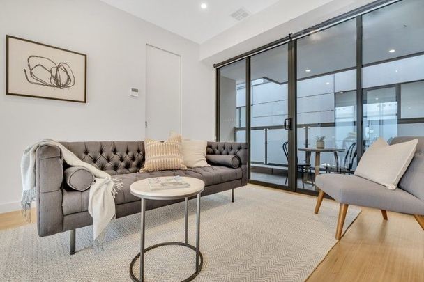 Preston's Best at Your Doorstep - Brilliant Location, Stylish Space - Photo 1