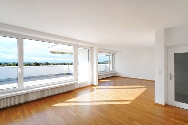 Living in style with a fantastic view - Photo 1