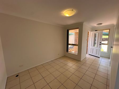 Well Presented Townhouse with Water Views!! - Photo 4