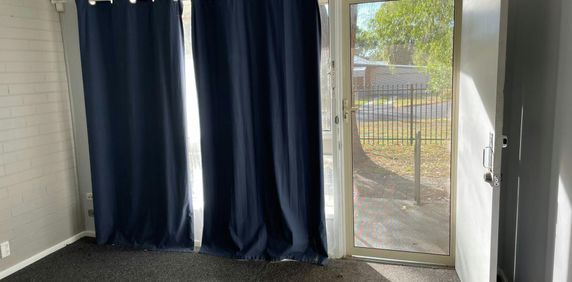 SECURE LIVING, AFFORDABLE LIVING, COSY HOME! - Photo 2