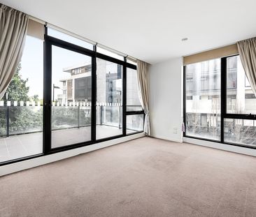 STYLISH TOWNHOUSE.. - Photo 1