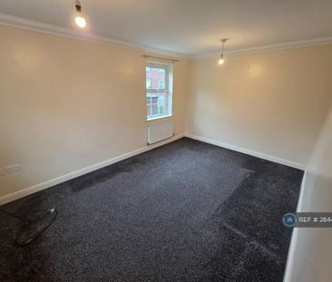 5 bedroom semi-detached house to rent - Photo 3