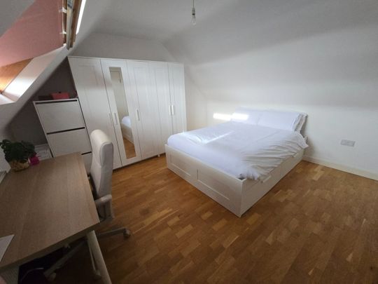 2 Bed Flat, Ashbourne Avenue, NW11 - Photo 1