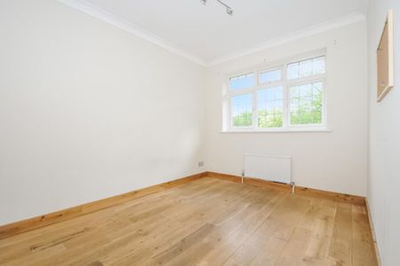 4 bedroom detached house to rent - Photo 2