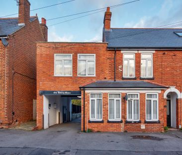 2 bedroom maisonette to rent - Photo 3