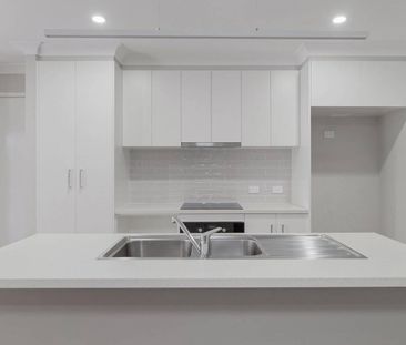 Brand New | Premium 2 Bedroom, 2 Bathroom Living in Newtown - Photo 4