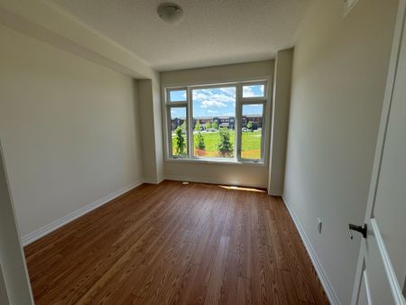 For Lease - 5 Cherry Hill Lane, Barrie, Ontario - Photo 3