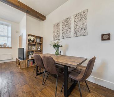 4 bedroom semi-detached house to rent - Photo 1