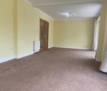 3 bedroom detached bungalow to rent - Photo 1