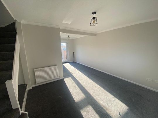 2 bedroom terraced house to rent - Photo 1