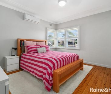Beautifully renovated 3-bedroom home - Photo 6
