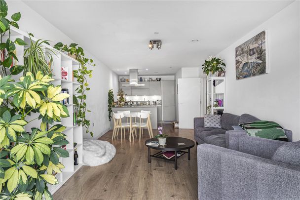 Beechwood Road, London, E8 3DY - Photo 1