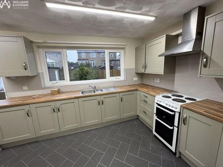 3 bedroom semi-detached house to rent - Photo 5