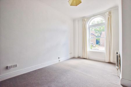 4 bedroom semi-detached house to rent - Photo 3