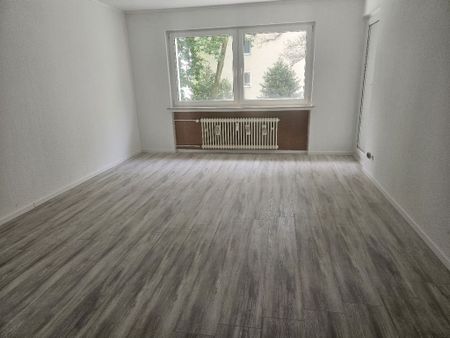 Modernisierte Dreiraumwohnung mit ca. 69 m² Wohnfläche und Balkon - Foto 4