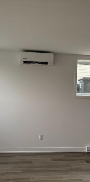 1-Bedroom Basement Apartment | Prime Commuter Location-410, Rue Des Becs-Scie, apt. 2, Gatineau (Masson-Angers), QC - Photo 1