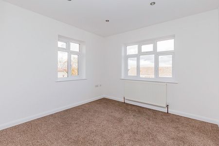 Flat 1, Falcon Court Stockett Lane, Maidstone, Coxheath, ME17 4FT - Photo 5