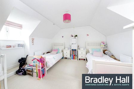 3 bedroom semi-detached house to rent - Photo 4