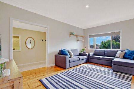 6 Dingle Street, Riverstone NSW 2765 - House For Rent | Domain - Photo 5